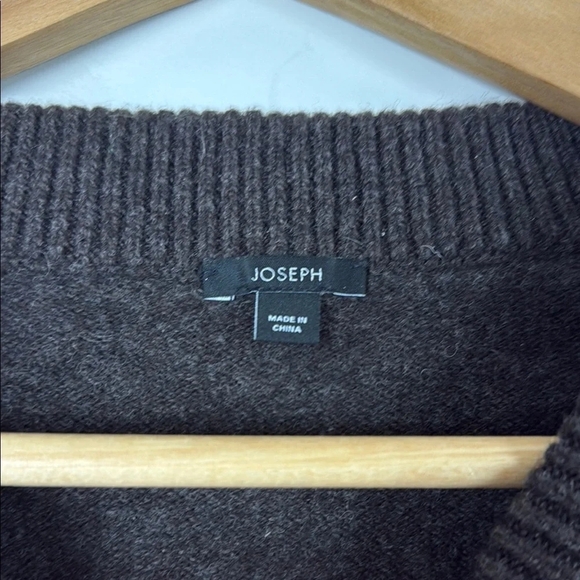 Joseph Women's Chevron White and Brown Crew Neck Sweater Size Large - Picture 6 of 9